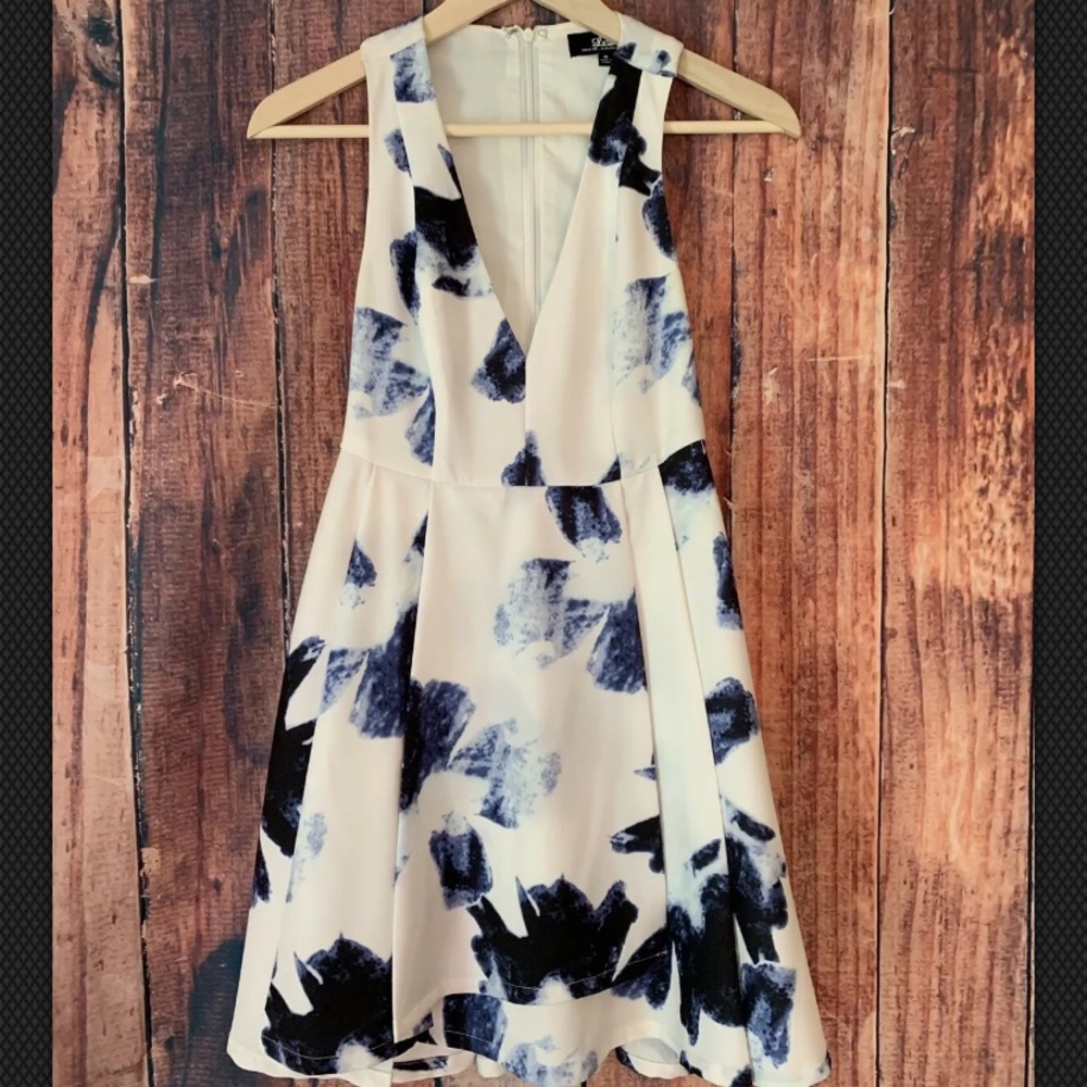 Lulu's Blue and White Print Sleeveless Dress Sz S